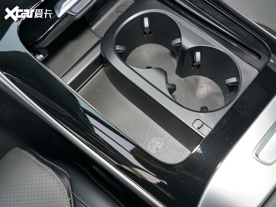 2022YC Ŀ C 200 L \Ӱ