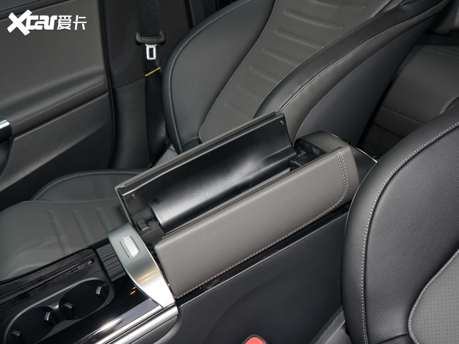 2022��YC�� �Ŀ� C 200 L �\�Ӱ�