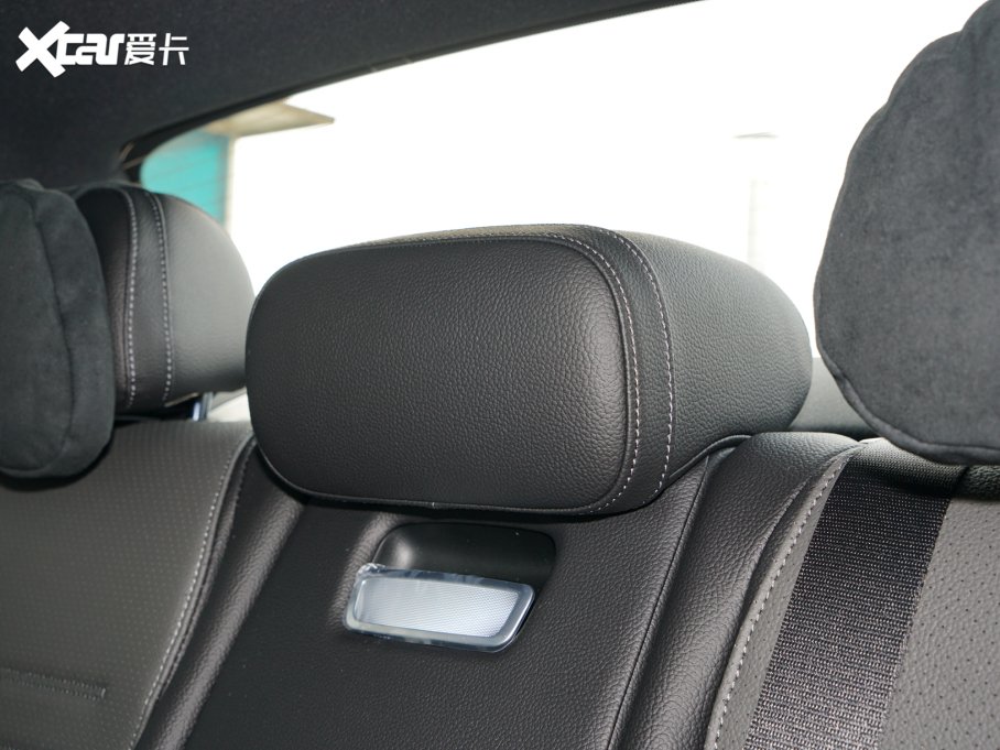 2022��YC�� �Ŀ� C 200 L �\�Ӱ�