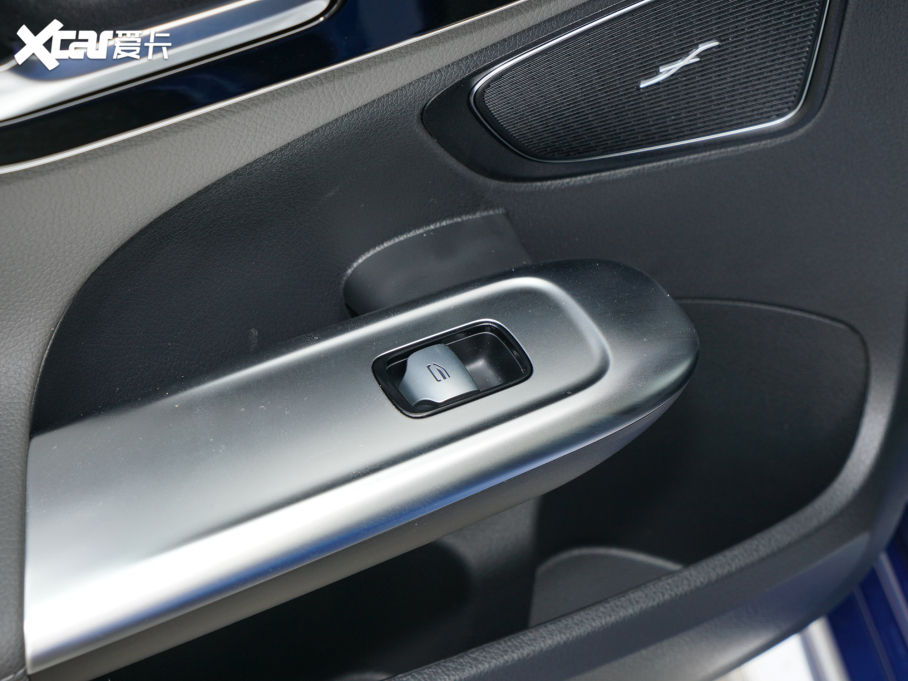 2022YC Ŀ C 200 L \Ӱ