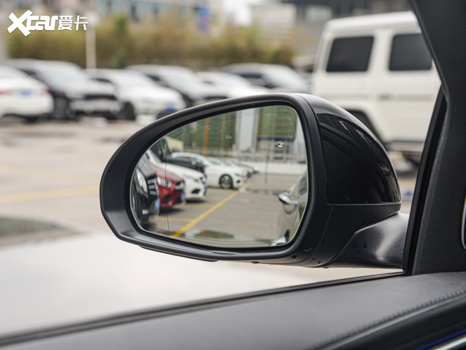 2022YC Ŀ C 260 L ҹ\Ӱ