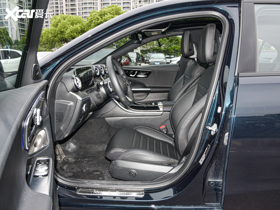 2022YC Ŀ C 260 L ҹ\Ӱ