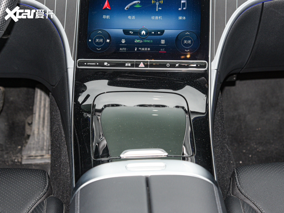 2022YC Ŀ C 260 L ҹ\Ӱ