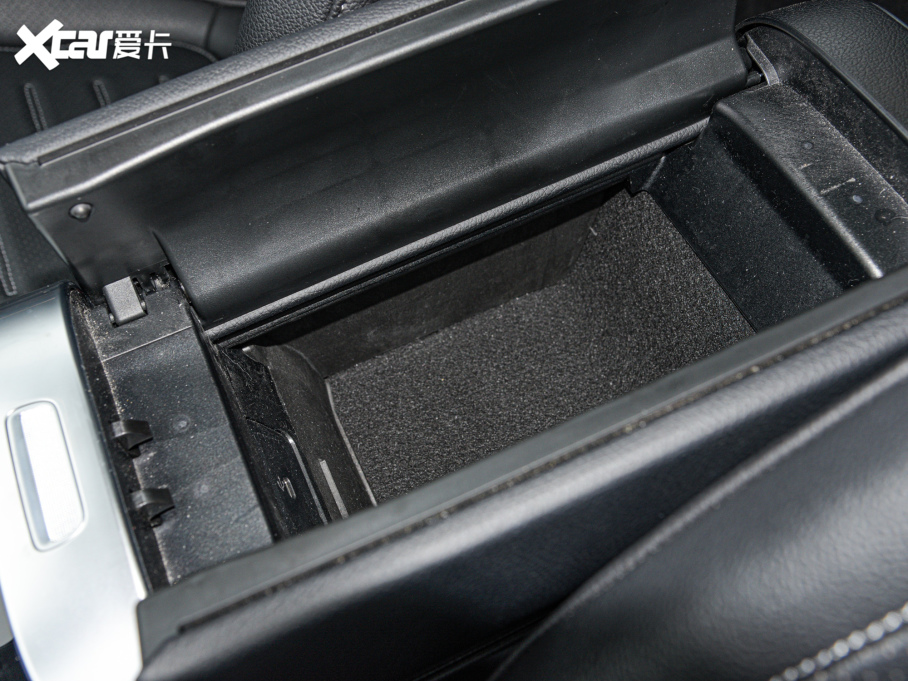 2022YC Ŀ C 260 L ҹ\Ӱ