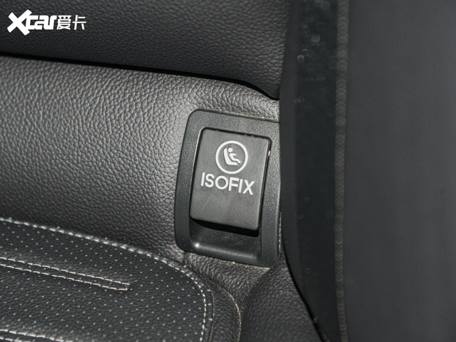 2022YC Ŀ C 260 L ҹ\Ӱ