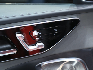 2022C 260 L ҹ\Ӱ {{