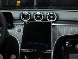 2022C 260 L ҹ\Ӱ п_