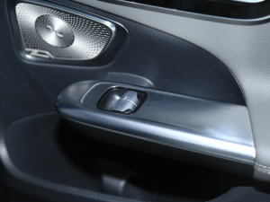 2022C 260 L ҹ\Ӱ п؅^