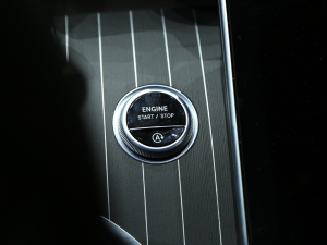 2022C 260 L ҹ\Ӱ п؅^