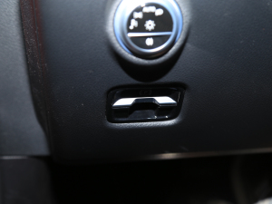 2022C 260 L ҹ\Ӱ п؅^