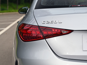2022C 260 L ҹ\Ӱ ^