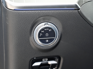 2022C 260 L ҹ\Ӱ п؅^(q)