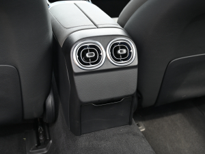 2022C 260 L ҹ\Ӱ п؅^(q)