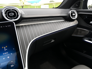 2022C 260 L ҹ\Ӱ п؅^(q)