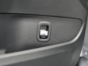 2022C 260 L ҹ\Ӱ п؅^