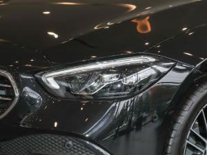 2022款C 260 L 大灯