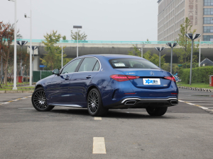 2022款C 260 L 运动版 左后45度