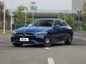 2022款C 260 L 运动版 左前45度