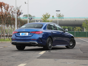 2022款C 260 L 运动版 右后45度