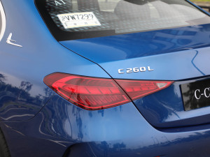 2022款C 260 L 运动版 尾灯