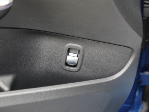 2022C 260 L \Ӱ п؅^