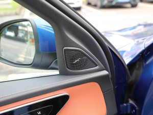 2022C 260 L \Ӱ п؅^