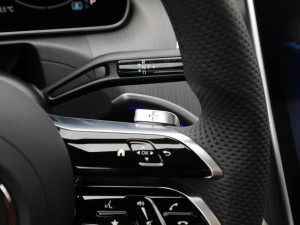 2022C 260 L \Ӱ п؅^