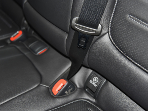 2022C 200 L \(yn)(dng) g