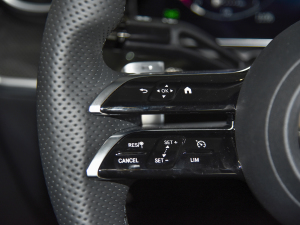 2022C 200 L \Ӱ п؅^