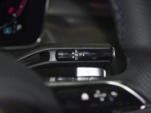 2022C 200 L \Ӱ п؅^