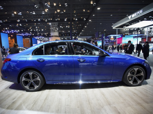 2022款C 260 L 运动版 4MATIC 整体外观