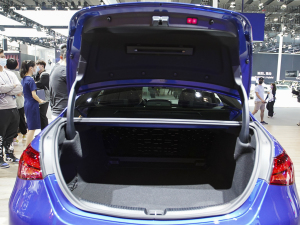 2022款C 260 L 运动版 4MATIC 空间座椅