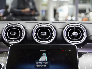 2022款C 260 L 运动版 4MATIC 中控区
