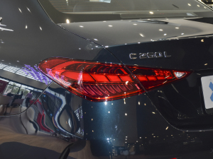 2022款改款 C 260 L 运动版 尾灯