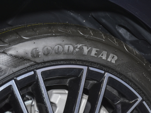 2022Ŀ C 260 L \Ӱ ݆̥Ʒ