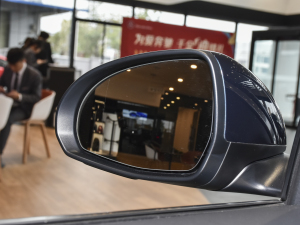 2022Ŀ C 260 L \Ӱ ^