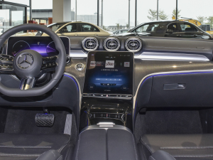 2022Ŀ C 260 L \Ӱ п_