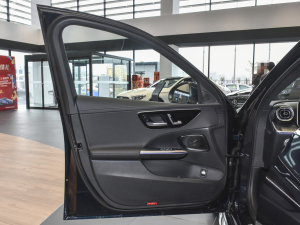 2022Ŀ C 260 L \Ӱ {λ܇T