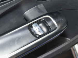 2022Ŀ C 260 L \Ӱ ܇ƅ^(q)