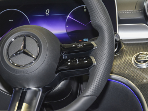 2022Ŀ C 260 L \Ӱ п؅^(q)