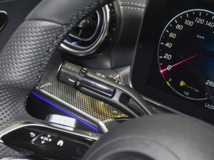 2022Ŀ C 260 L \Ӱ п؅^