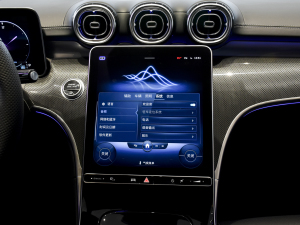 2022Ŀ C 260 L \Ӱ п؅^