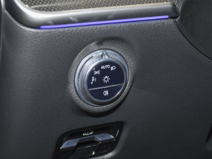 2022Ŀ C 260 L \Ӱ п؅^