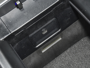 2022Ŀ C 260 L \Ӱ п؅^