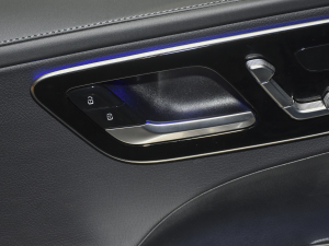 2022Ŀ C 260 L \Ӱ п؅^(q)