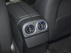 2022Ŀ C 260 L \Ӱ п؅^(q)