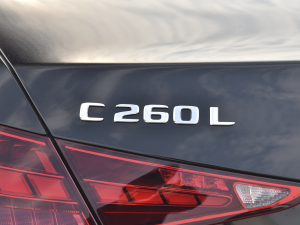 2022Ŀ C 260 L ^
