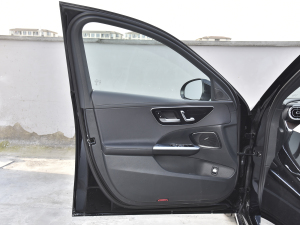 2022Ŀ C 260 L {λ܇T