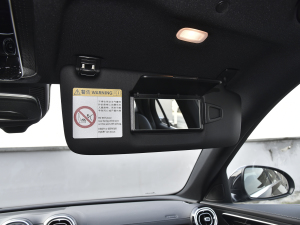 2022Ŀ C 260 L ꖰ壨ң