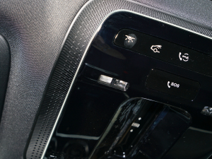 2022Ŀ C 200 L \Ӱ п؅^